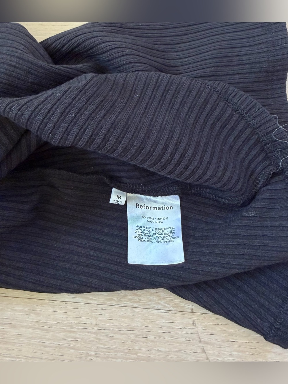 Reformation Ribbed Mini Skirt in Black Size Medium NWOT - Picture 5 of 7